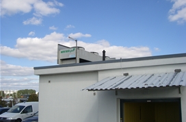 Verflüssiger auf dem Dach zur o.g. Klimaanlage